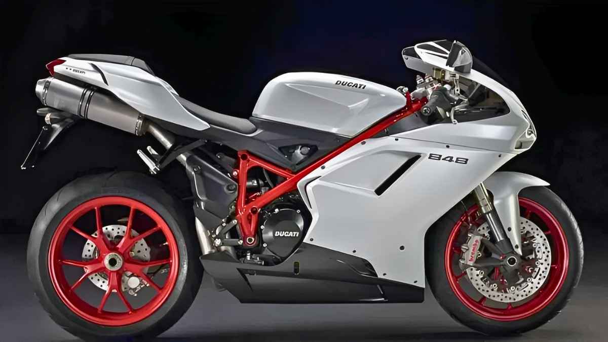 Ducati 848 EVO 2026 innovación deportiva para conquistar el asfalto